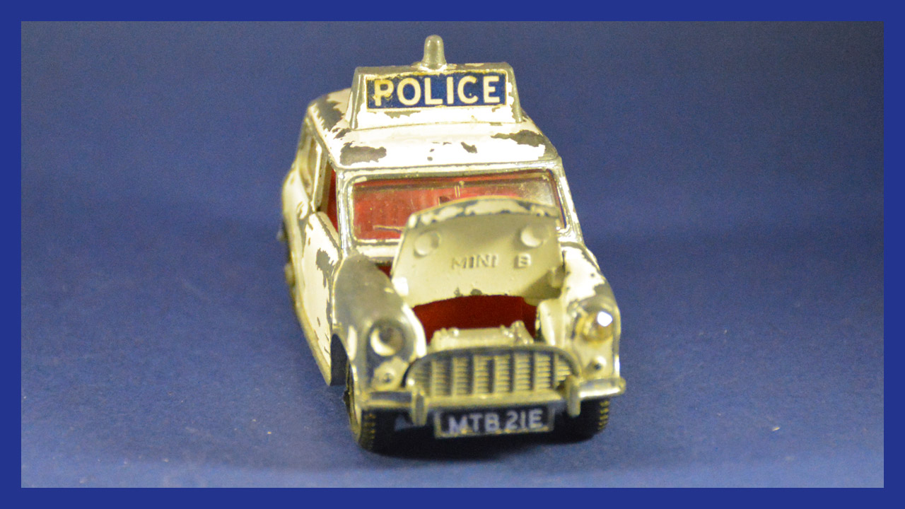 ../content/J6/Mini Cooper S Police (J604)/images/4.jpg